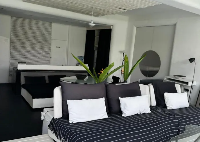 Villa Love Villa